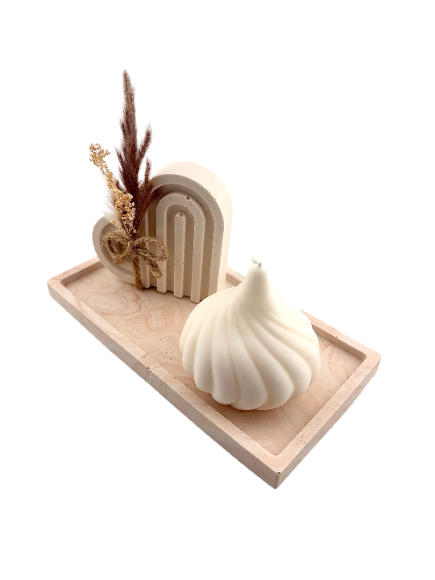 Composition décorative en Jesmonite - Plateau, coeur fleuri et bougie en cire de soja – Image 3